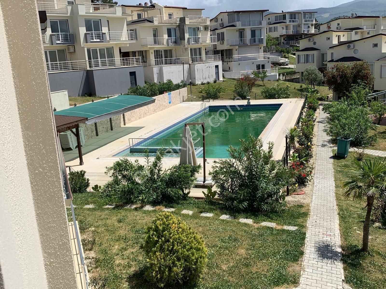 Kuşadası Caferli Satılık Daire Kuşadası Davutlar Yolu Üzerinde Ful Manzarali Eşyalı Yapili 4+1 Satilik Tribleks Lüx Villa 