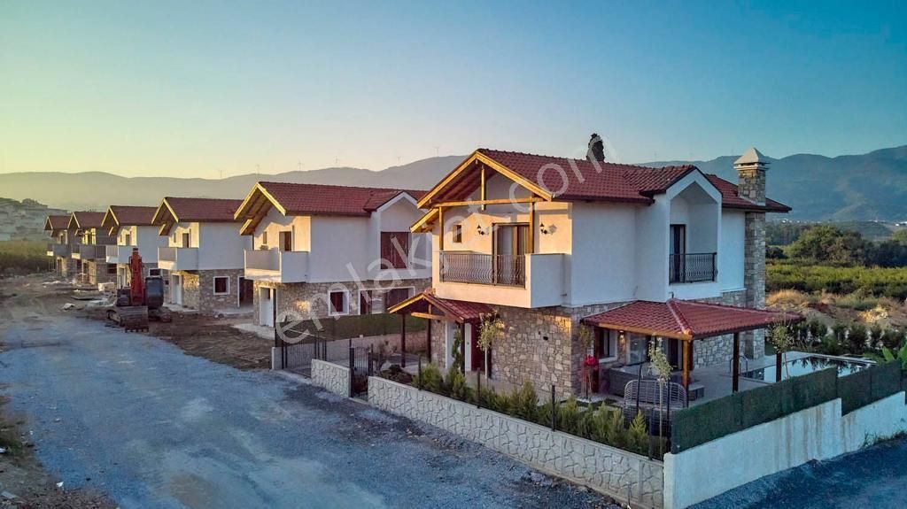 Kuşadası Davutlar Satılık Villa KUŞADASINDA SATILIK 3+1 ÖZEL MİMARİ TAŞ EVLER