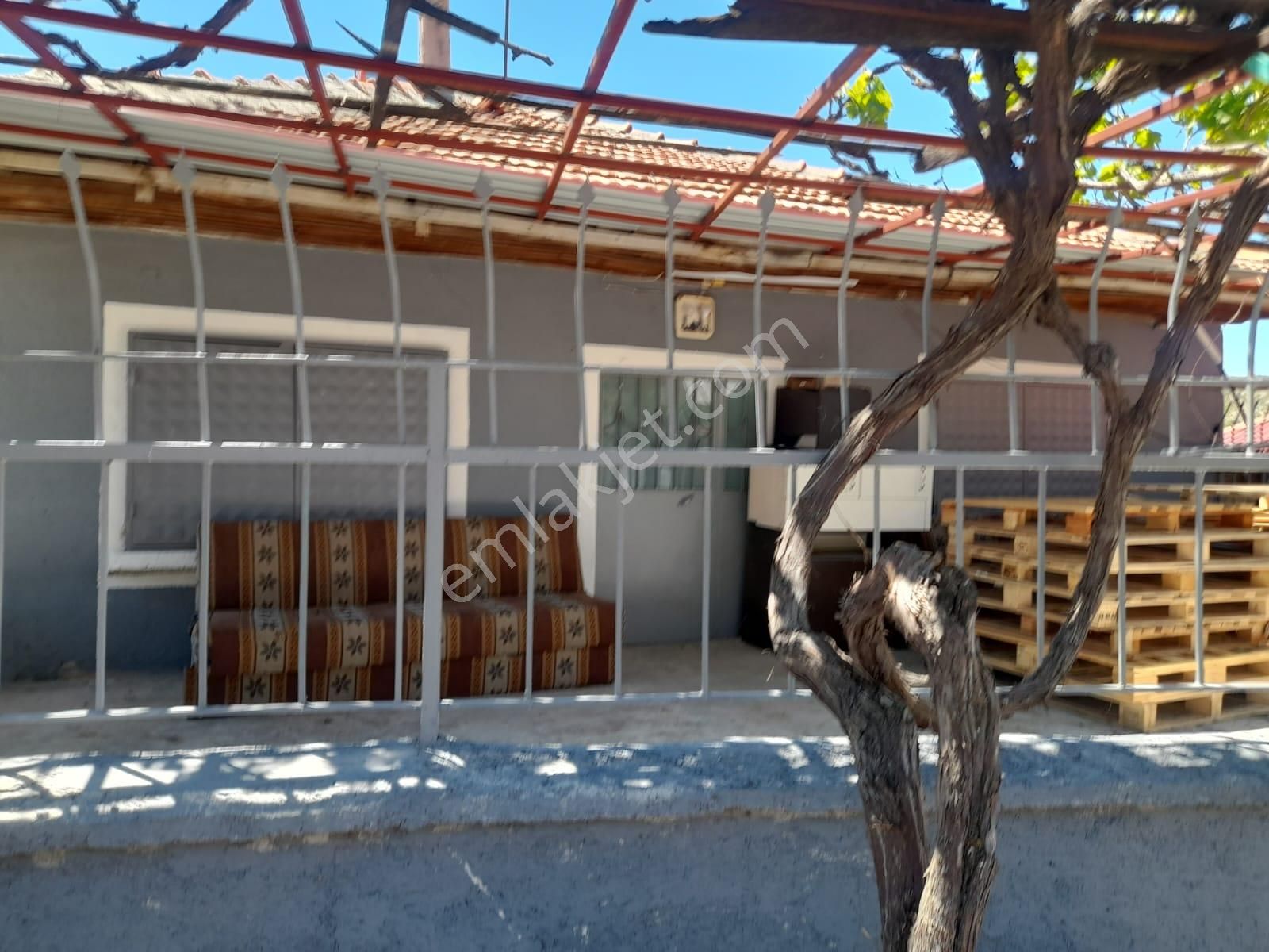 Satilik burdur merkez kayaalti köy evi̇ arsasi