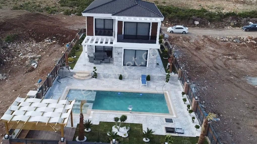 Didim Hisar Satılık Villa Aydın Didimde 526 M2 Arsa İçinde 4+1 Ful Eşyalı Havuzlu Hamam Ve Sauna Akıllı Sistemli Villa Satılı