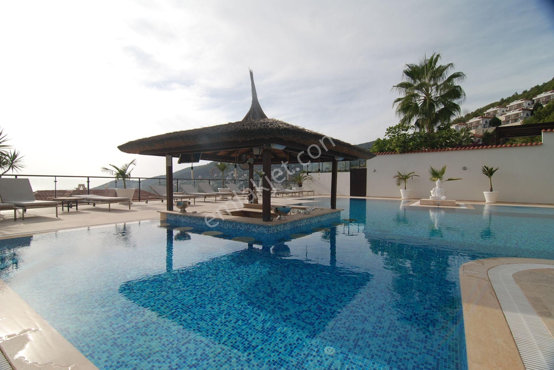 Alanya Tepe Mah Oasis Sky Club' Ta Satılık Özel Yüzme Havuzlu Villa - Görsel 8