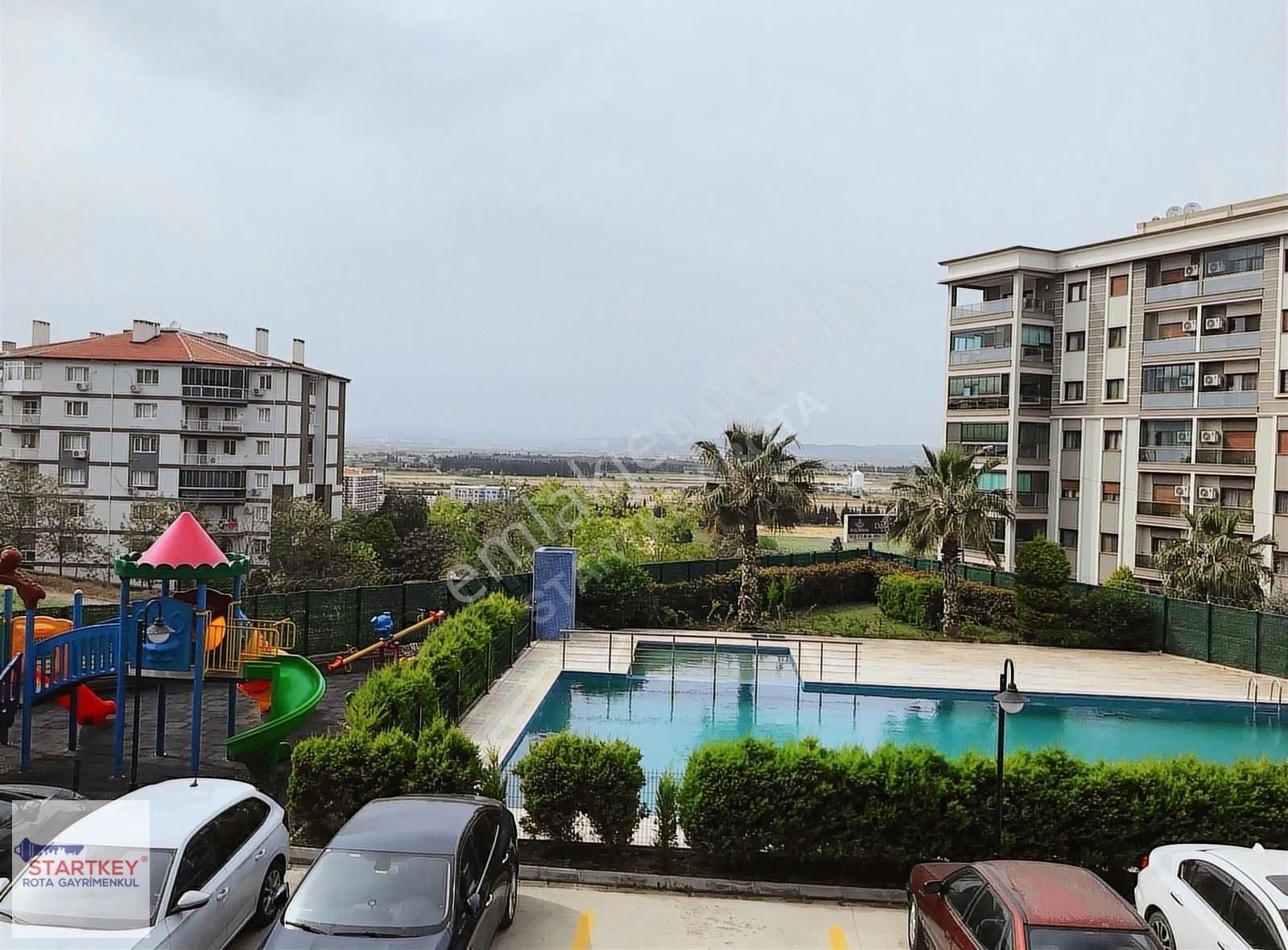 Menemen İstiklal Satılık Daire Ulukent Doğa Evleri 2 Sitesi Havuz Manzaralı 3+1 Satılık Daire