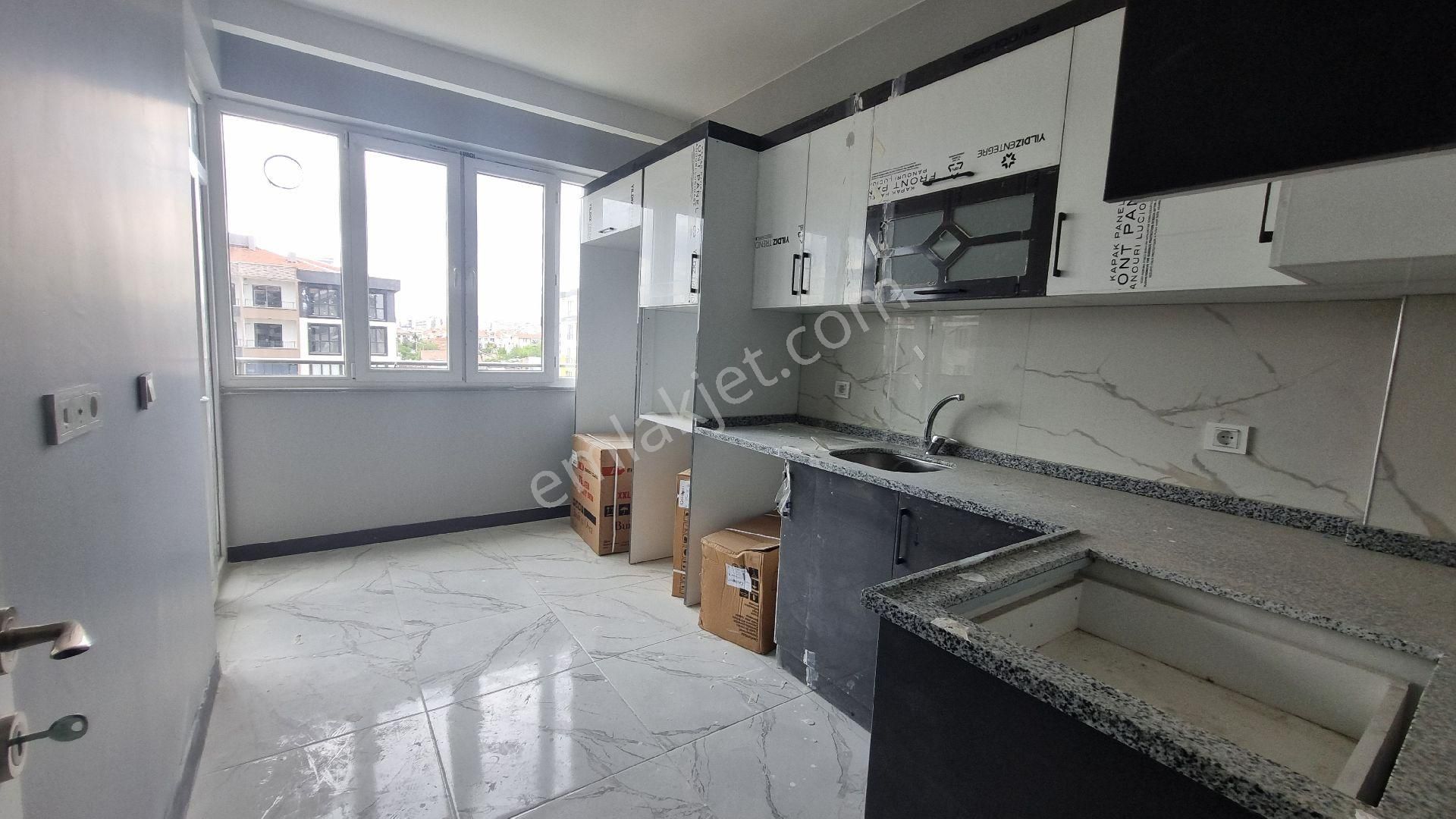 Selçuklu Akşemsettin Satılık Daire SELÇUKLU AKŞEMSETTİN'DE GENİŞ ARAKAT SATILIK 2+1 DAİRE