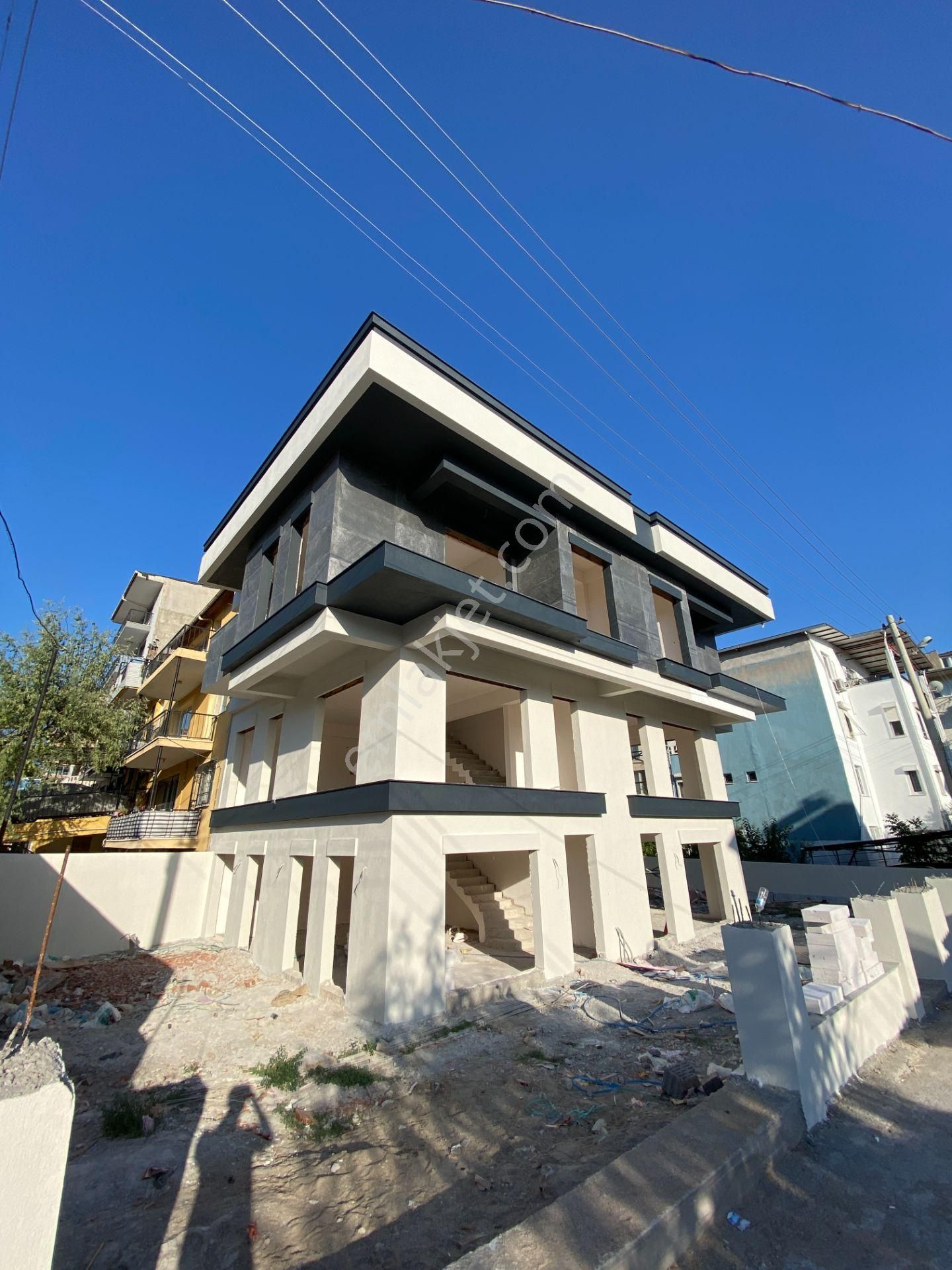 Bornova İnönü Satılık Villa BORNOVA İNÖNÜ CADDE CEPHELİ SATILIK TRIPLEX VİLLA