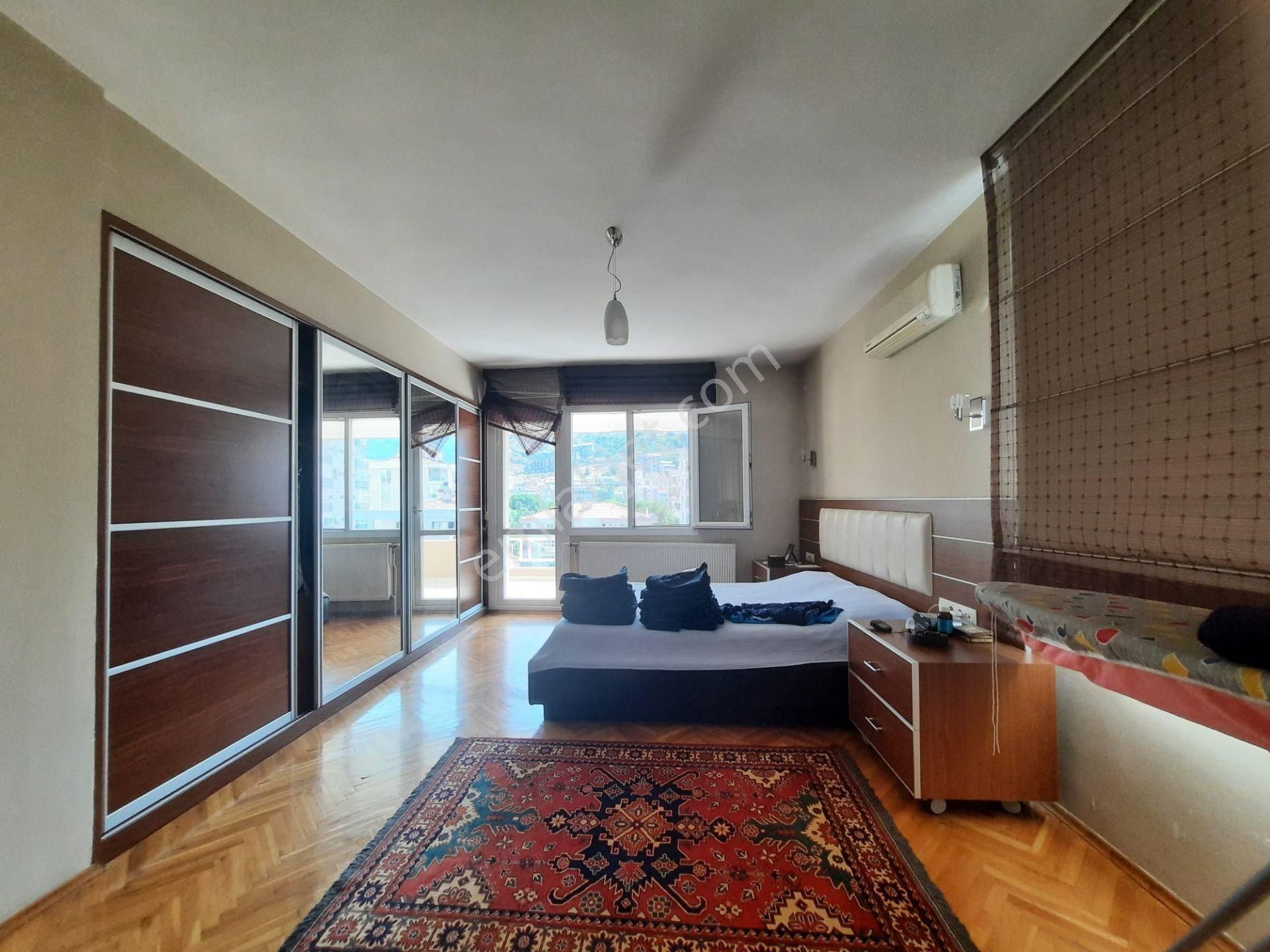 Narlıdere Yenikale Kiralık Daire  Yenikale Mh. Asansörlü , Otoparklı ,Deniz Manzaralı EŞYALI Daire