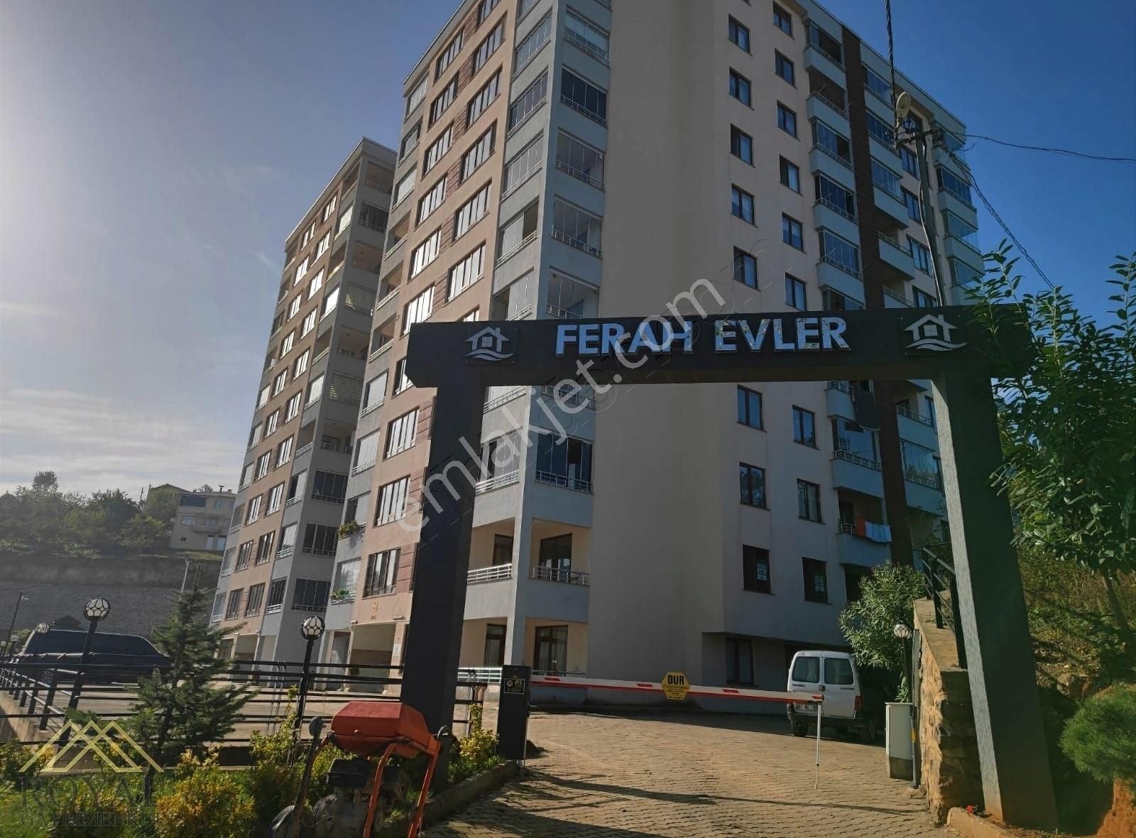 Yomra Kaşüstü Satılık Daire ROYAL'DEN KAŞÜSTÜ FERAH EVLERDE GİYİNME ODALI 170M2 FIRSAT DAİRE