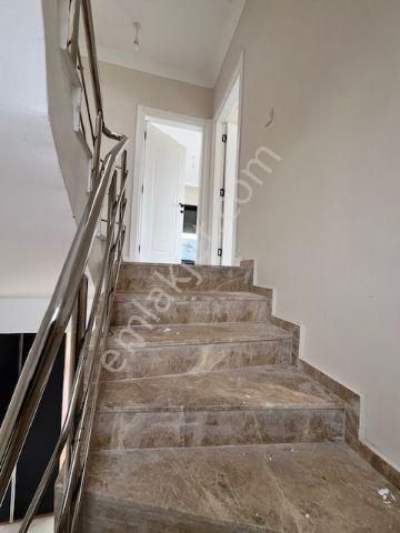 Sığacık Girlen Mevkii'nde Deniz Manzaralı,havuzlu Sıfır Villa - Görsel 14