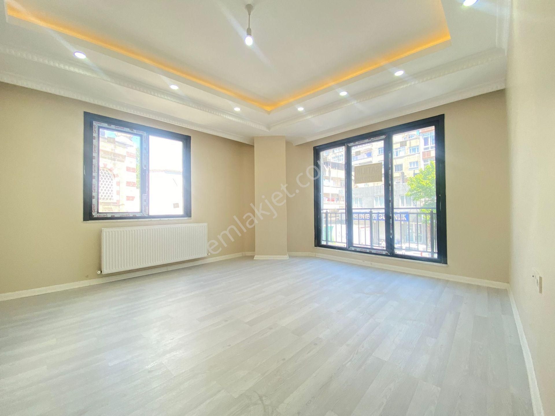 Bayrampaşa Altıntepsi Satılık Daire  ALTINTEPSİ MAH 2+1 KÖŞE BAŞI 80m2 1.KAT LÜX SIFIR DAİRE KOD 2418