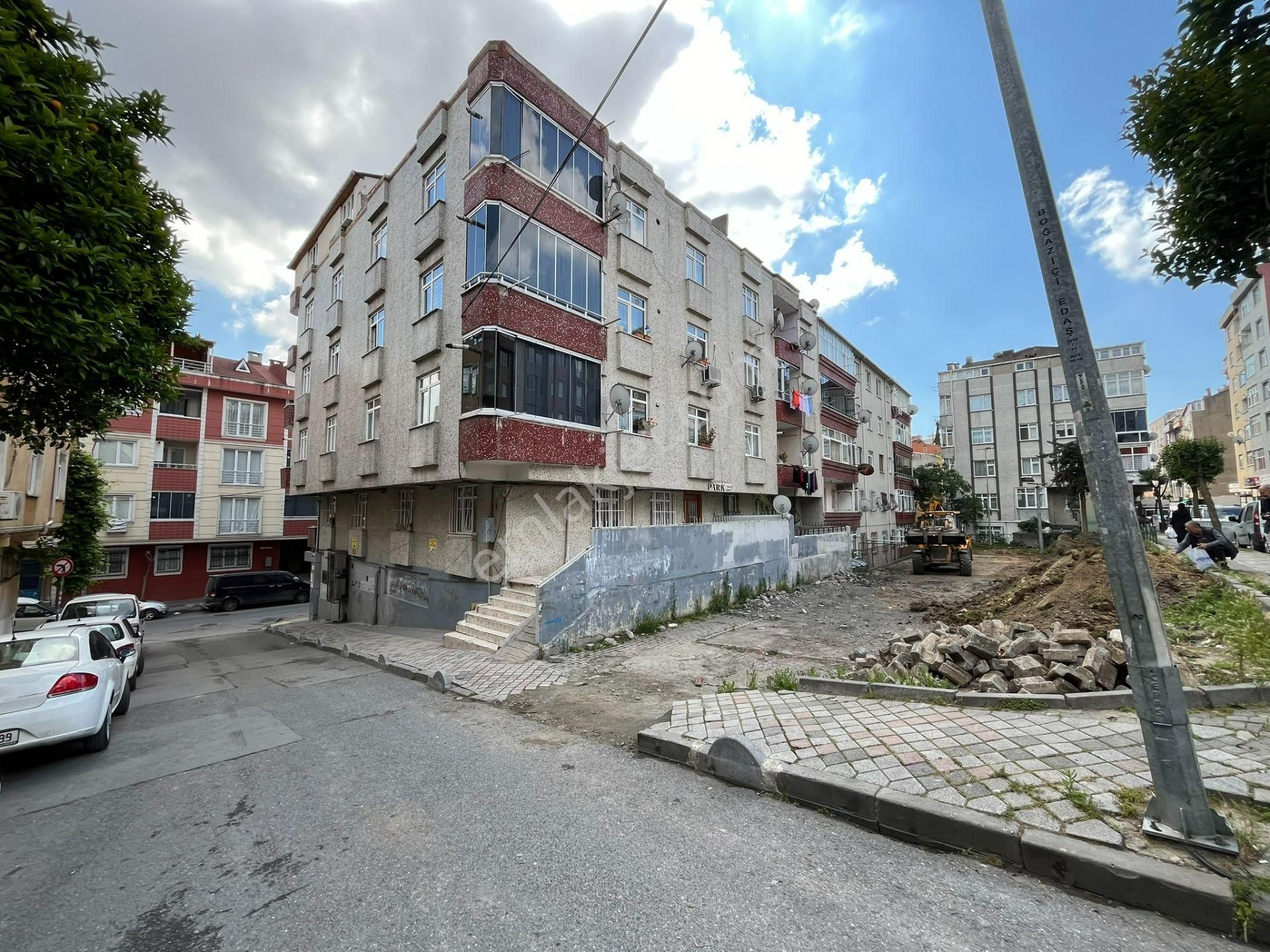 Bağcılar Çınar Satılık Daire  Bağcılar Çınar Mah Satılık 2+1 Y.Giriş Daire 24yş