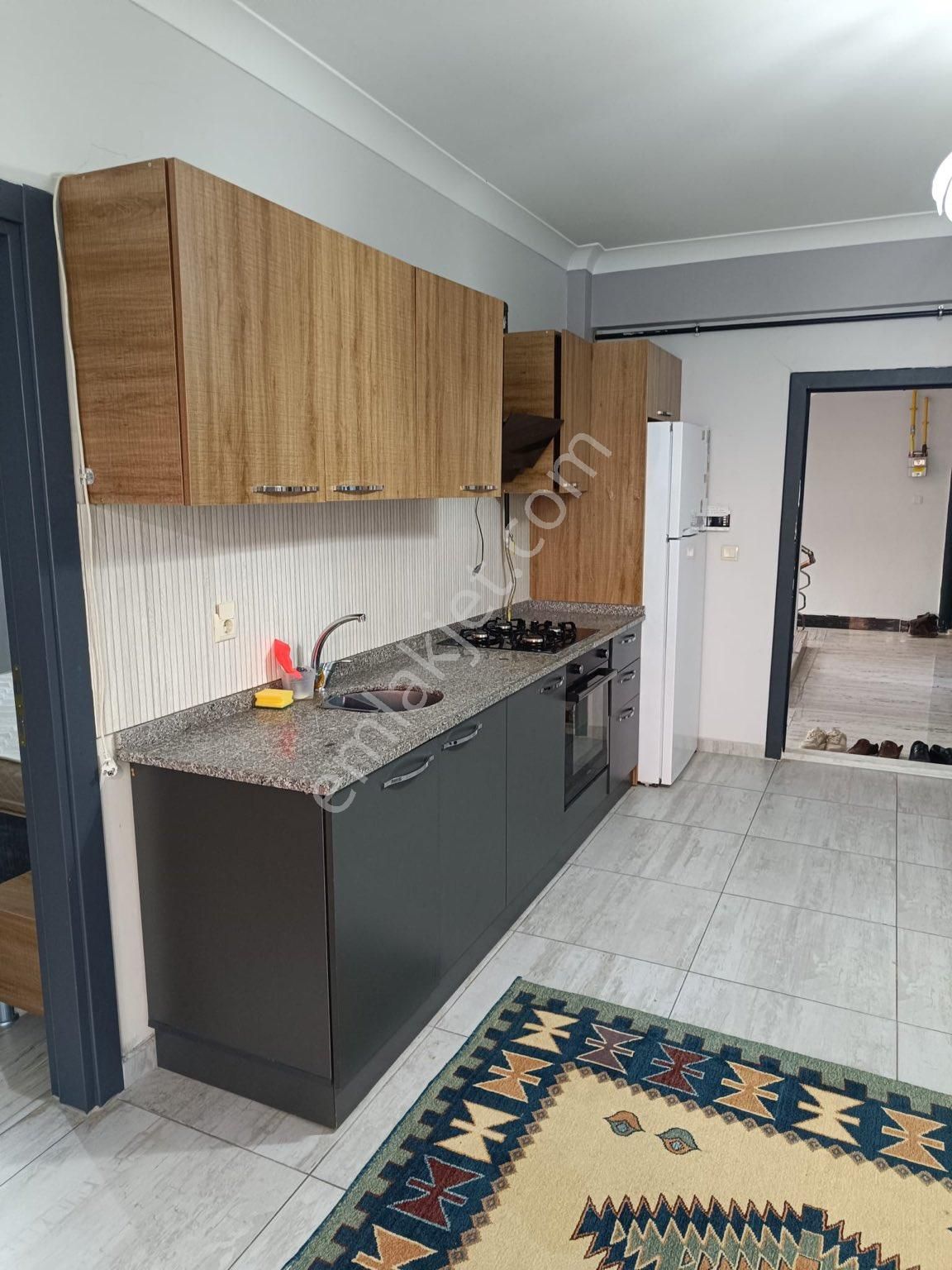 Barış Emlaktan Sırrın Karşıyakada Kiralık 2+1 Eşyalı Daire Haziran 15 Boşalacak