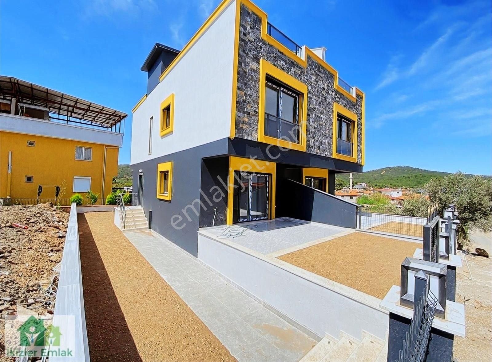 Seferihisar Payamlı Satılık Yazlık Doğanbey Payamlı'da Satılık 3+1 Bahçeli 160M2 Oturum Sıfır Villa