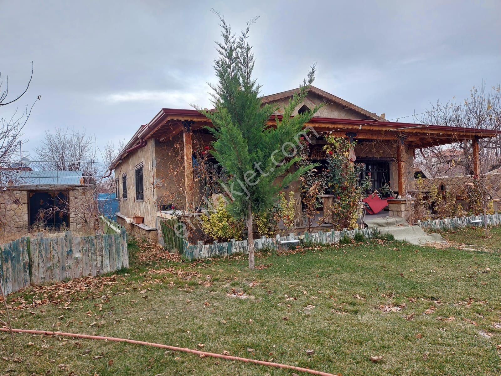 Niğde Merkez Sazlıca Bld. (Yeni) Satılık Villa SATILIK VİLLA NİĞDE SAZLICA KASABASINDA havuzlu VİLLA