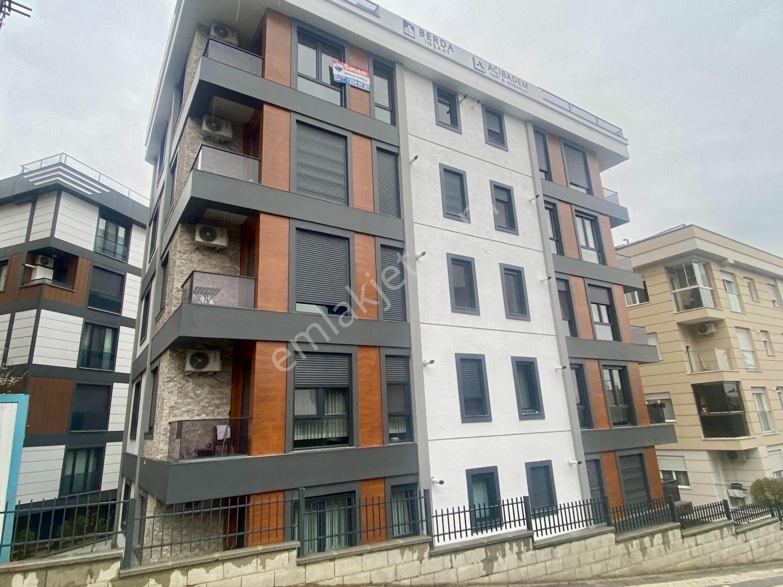 Üsküdar Acıbadem Satılık Daire  Anka Real Estate / Üsküdar Acıbadem Mahallesinde Sıfır 2+1Ebeveyn Banyolu Satılık Lüks Daire