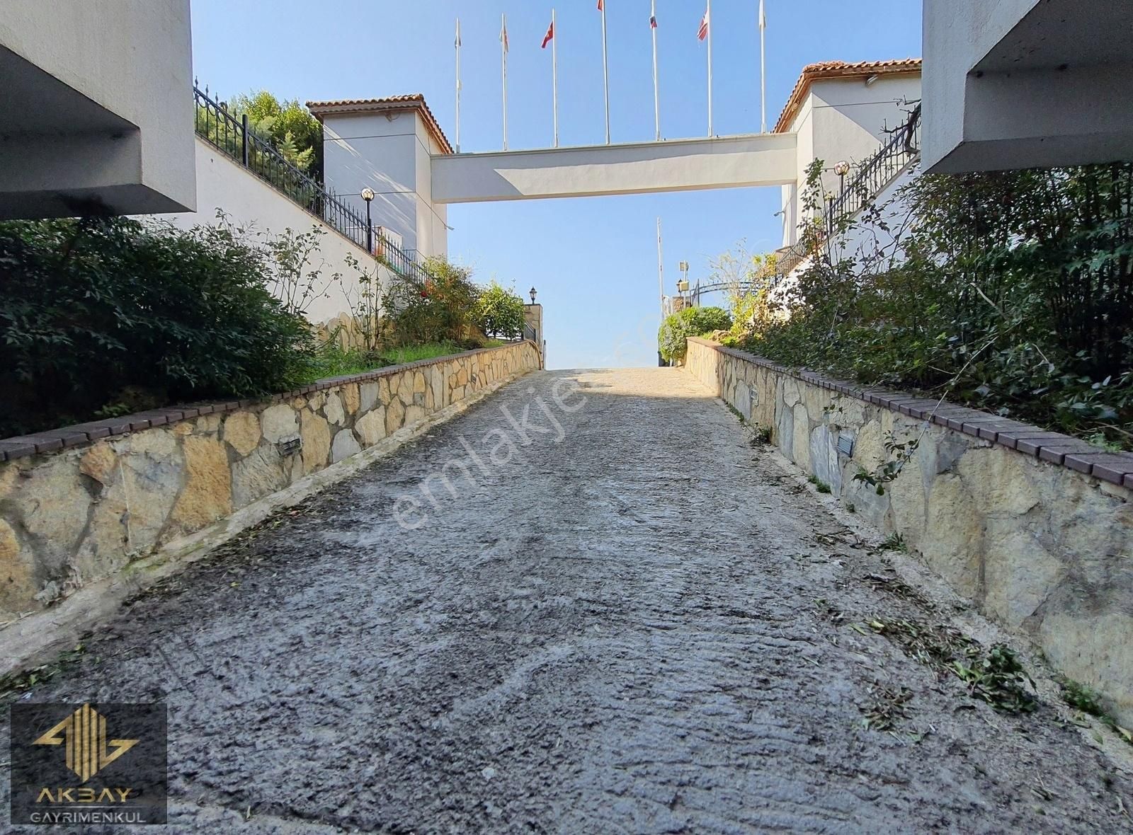 Ödüllü Ve Özellikli Sitede Ara Kat 1+1 Daire - Görsel 2