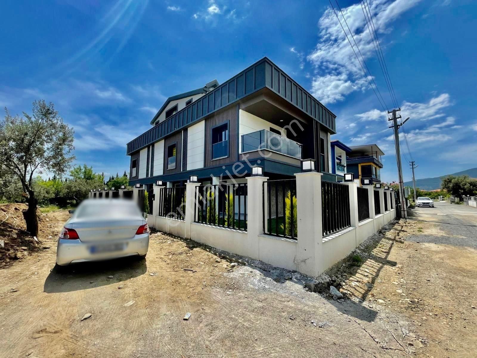 Edremit Zeytinli Satılık Villa  🏡🏡ALÇINAR EMLAKTAN EMSALSİZ DOĞA MANZARALI 3+1 VİLLA🏡🏡