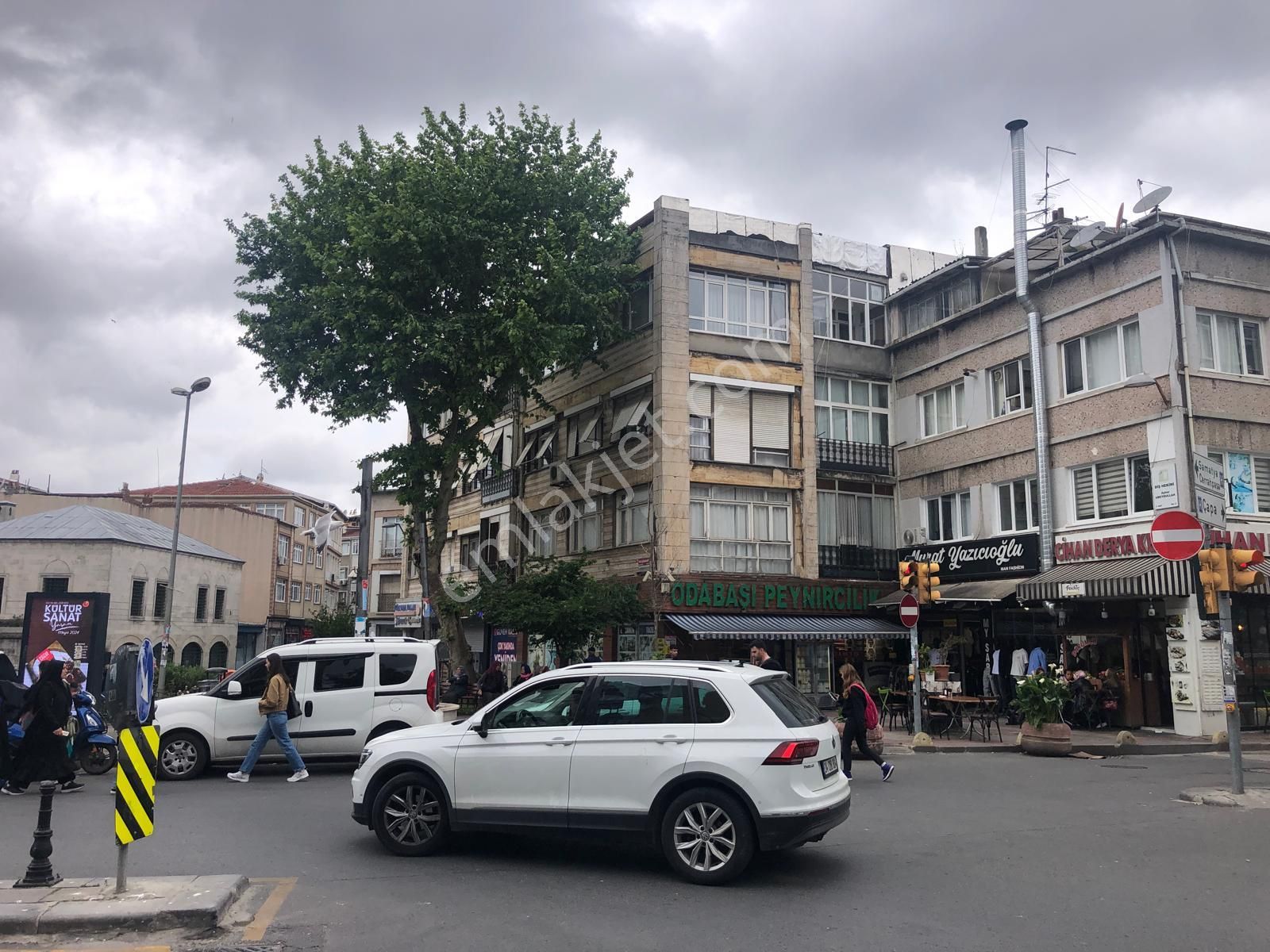 Şehremini De Mükemmel Konumda Ticari Bina - Görsel 2