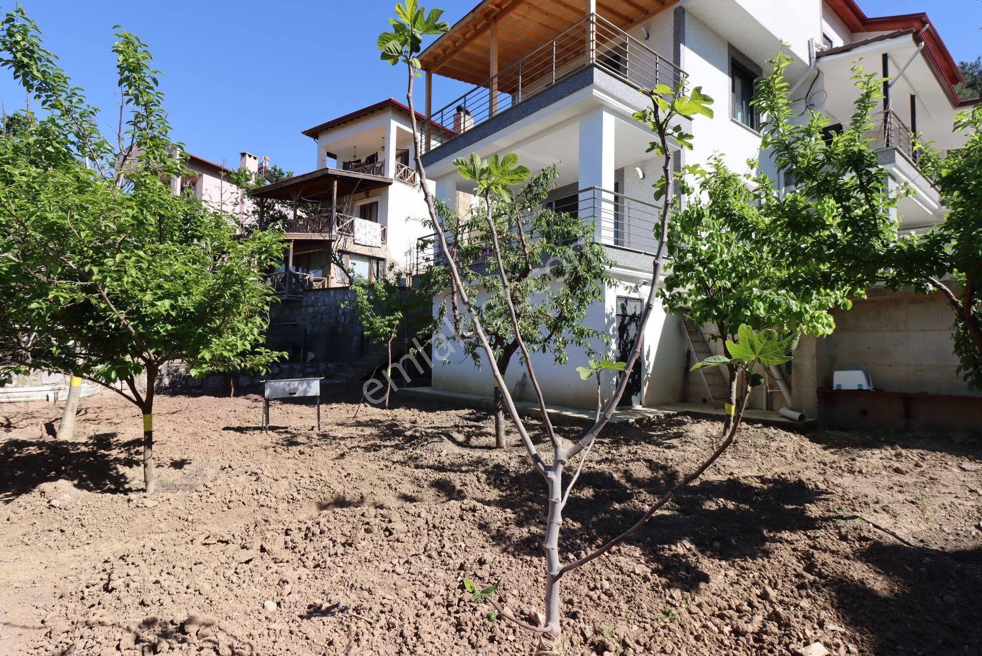 Kemalpaşa Çınarköy Satılık Villa  KEMALPAŞA BÖCEK SİTESİNDE 7+2 SATILIK LÜKS VİLLA