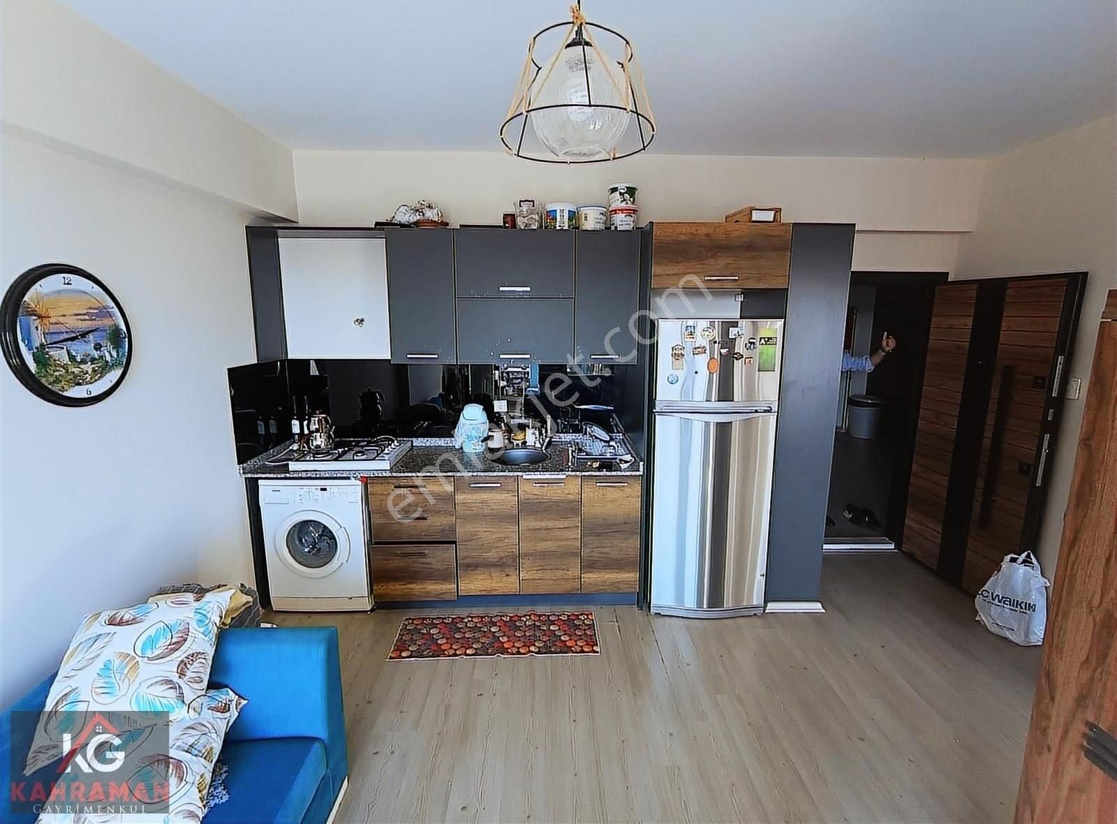 Yenişehir Çiftlikköy Satılık Daire YENİŞEHİR 34. CADDE ÜZERİ HAVUZLU 1+1 SATILIK DAİRE