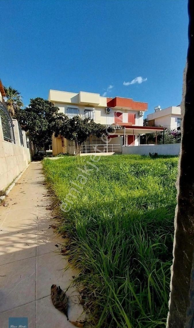 Kuşadası Davutlar Satılık Villa DENİZE 300m 3+1. GENİŞ BAHCELİ VİLLA