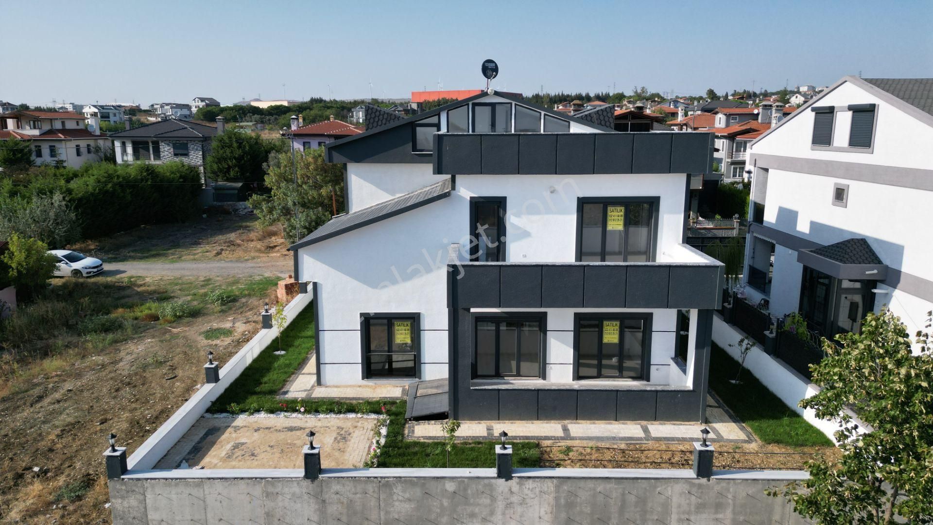 Silivri Çanta Balaban Satılık Villa  Çanta Balaban Mh.Deniz Manzaralı 250m²net Müstakil Satılık Villa