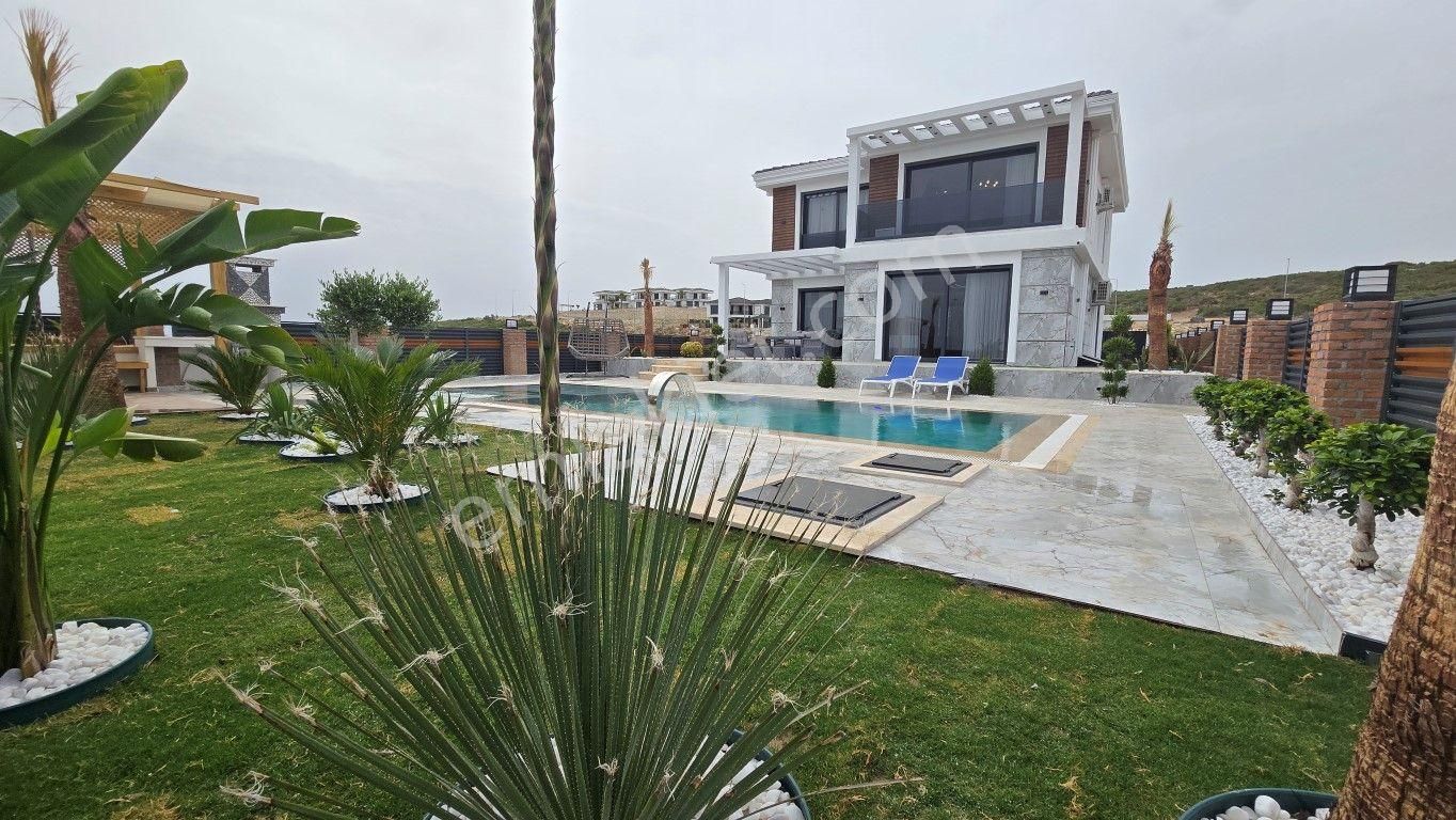 Didim Hisar Satılık Villa Didim De 526m2 Arsa Üzerine Kurulu Hamamlı, Saunalı, Sinema Salonlu, 4+1 Satılık Villa