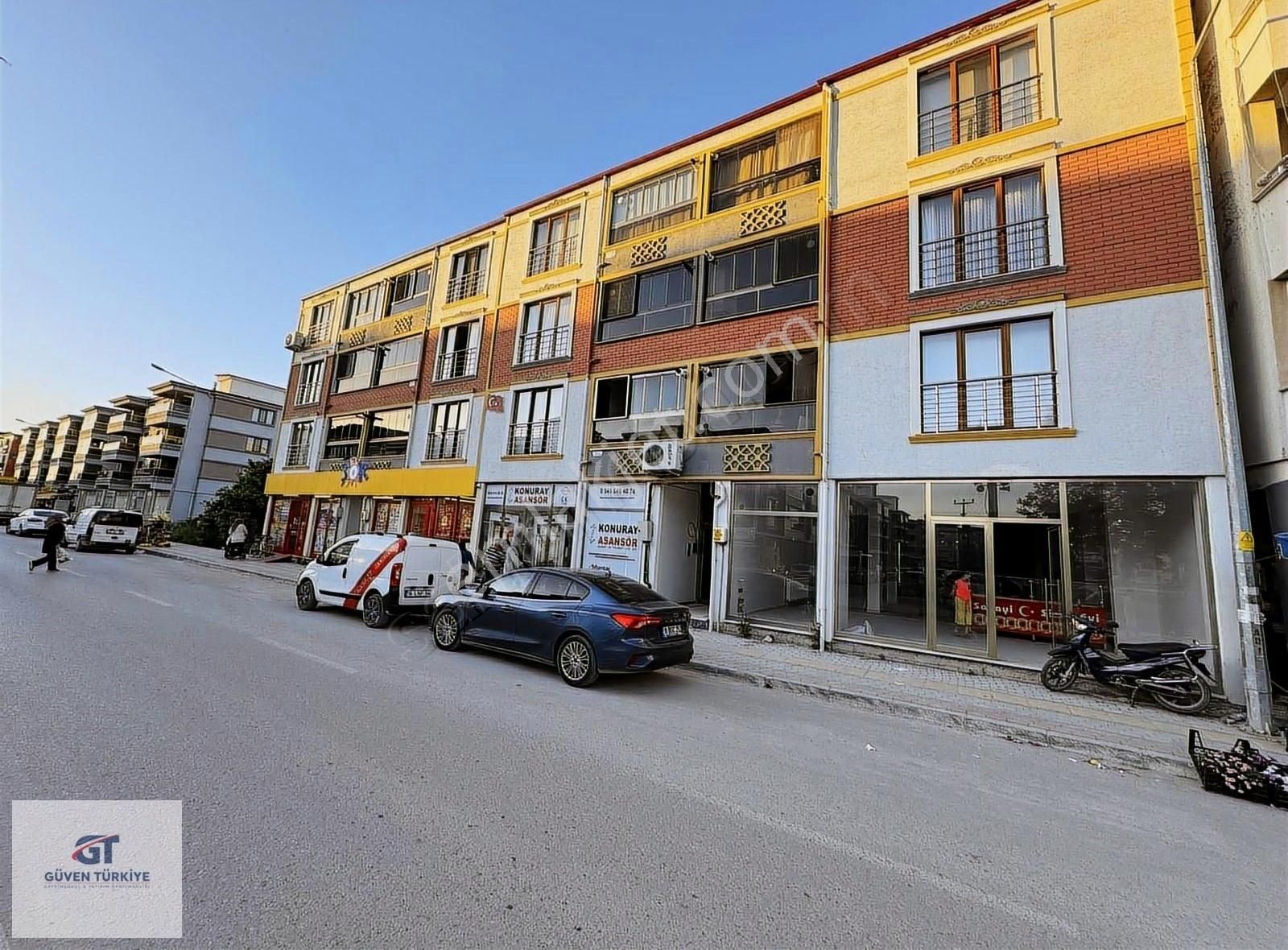 Mustafakemalpaşa Barış Satılık Dükkan & Mağaza Bankalar Caddesinde Kıymetli Mağaza