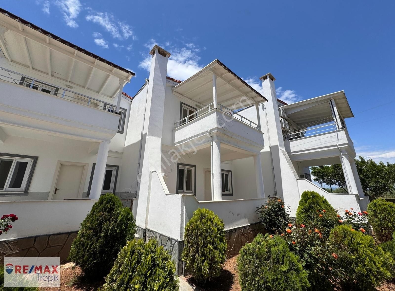 Silifke Arkum Satılık Villa REMAX TROPİK'TEN ARKUM'DA SİTE İÇERİSİNDE SATILIK DUBLEKS VİLLA