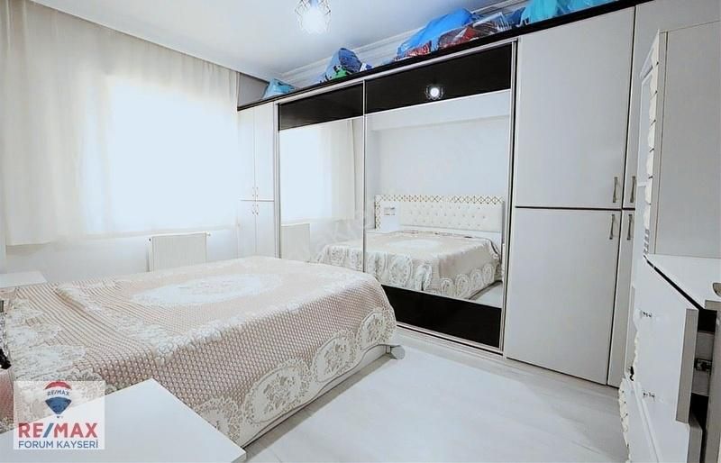 https://imaj.emlakjet.com/listing/15193756/395F5EED1706118C07BED850ED7EC7AB15193756.jpg