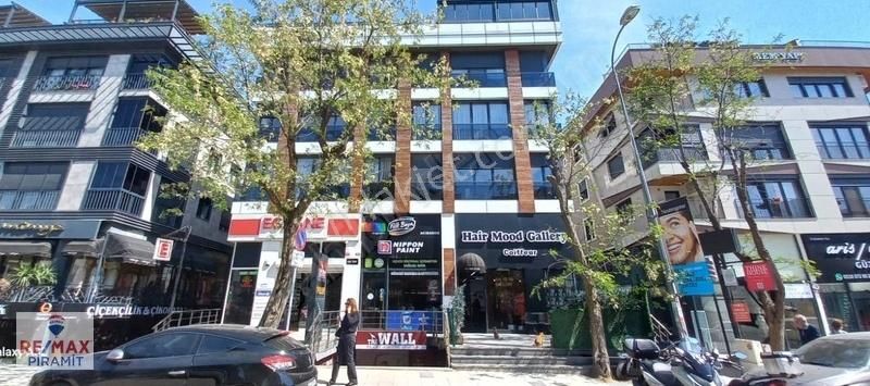 Üsküdar Acıbadem Satılık Daire ACIBADEM CADDESİ ÜZERİNDE 4+1 195 M2 SATILIK DUBLEX DAİRE