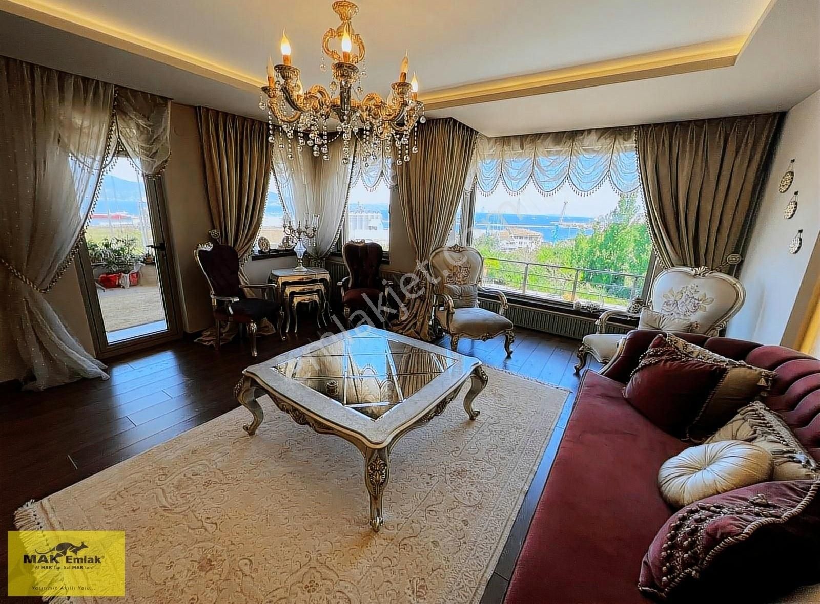 Bandırma Paşakent Satılık Villa PAŞAKENT'TE DENİZ MANZARALI LÜKS SATILIK VİLLA S 2398