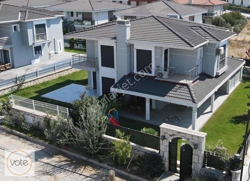 Çeşme Reisdere Satılık Villa ÇEŞME REİSDERE'DE, MUHTEŞEM KONUMDA, MÜSTAKİL BAHÇELİ VİLLA!