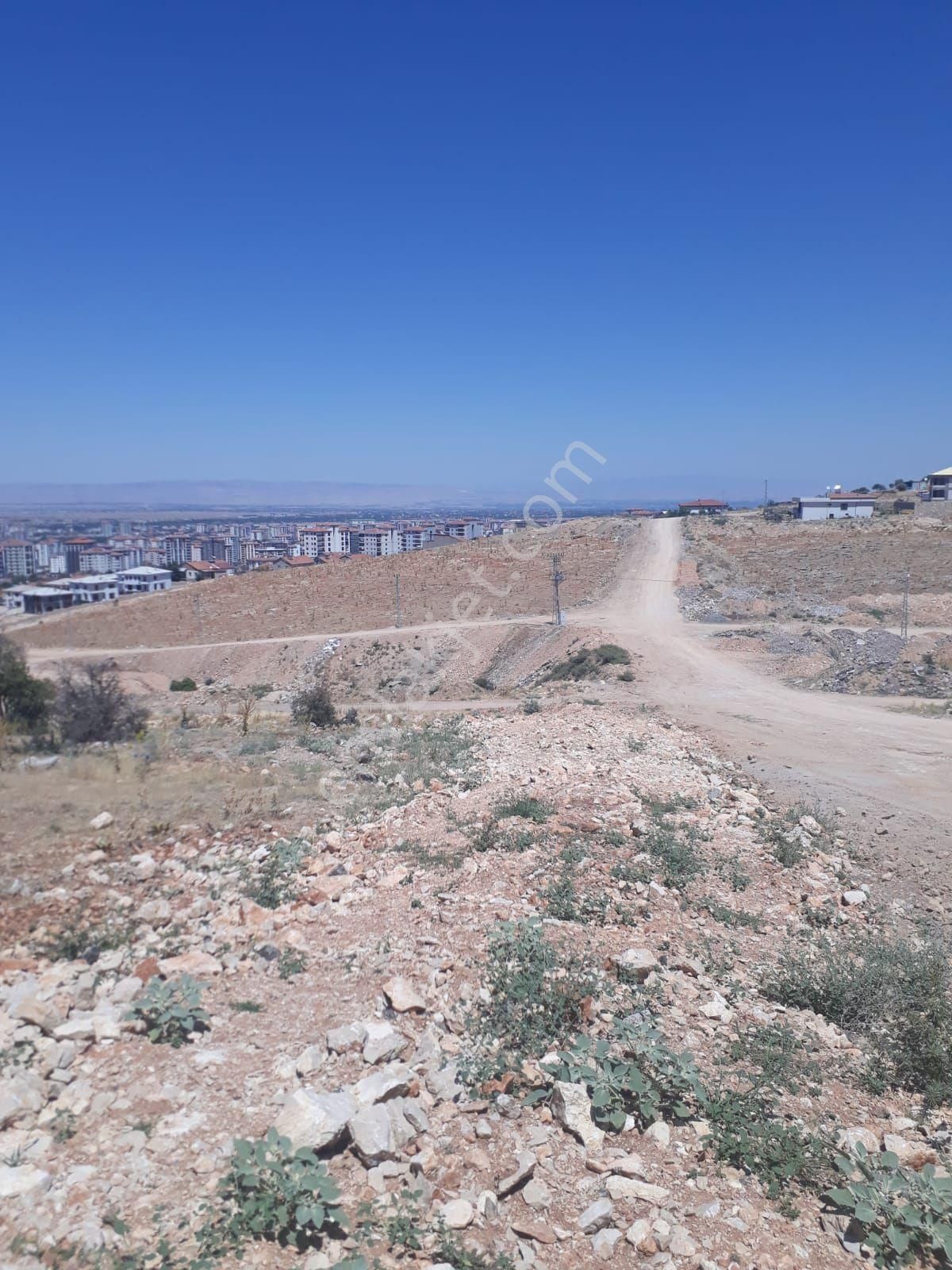 Yeşilyurt Tecde Satılık Konut İmarlı şehir manzaralı harika konumda arsa