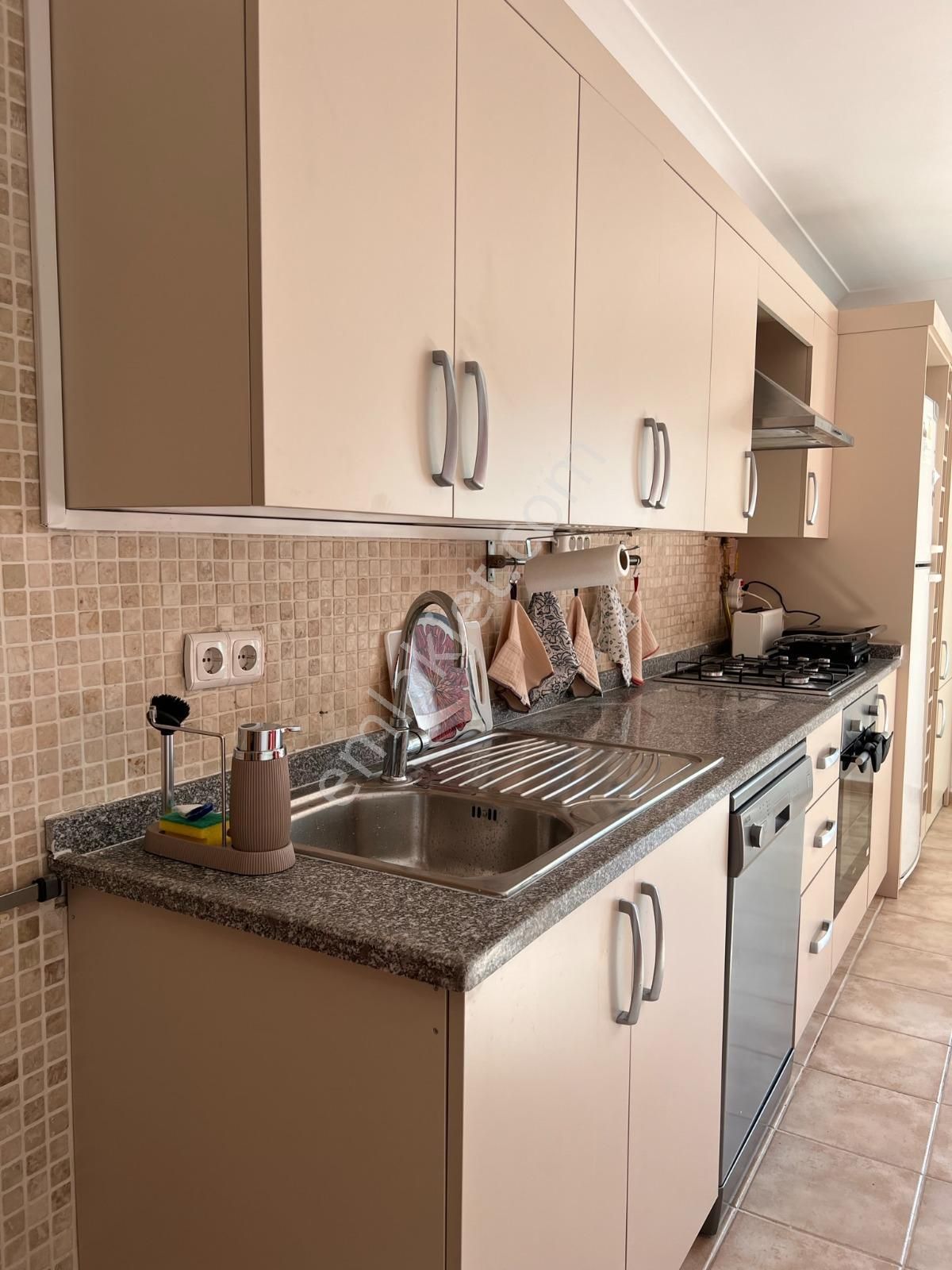 İstinye'de Aktiviteli Sitede 3+1 Teraslı, Bahçeli Eşyalı Daire - Görsel 18