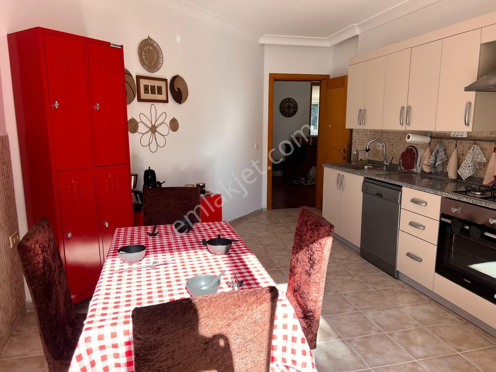 İstinye'de Aktiviteli Sitede 3+1 Teraslı, Bahçeli Eşyalı Daire - Görsel 17