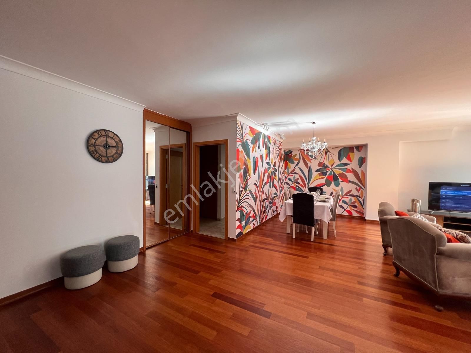 İstinye'de Aktiviteli Sitede 3+1 Teraslı, Bahçeli Eşyalı Daire - Görsel 4