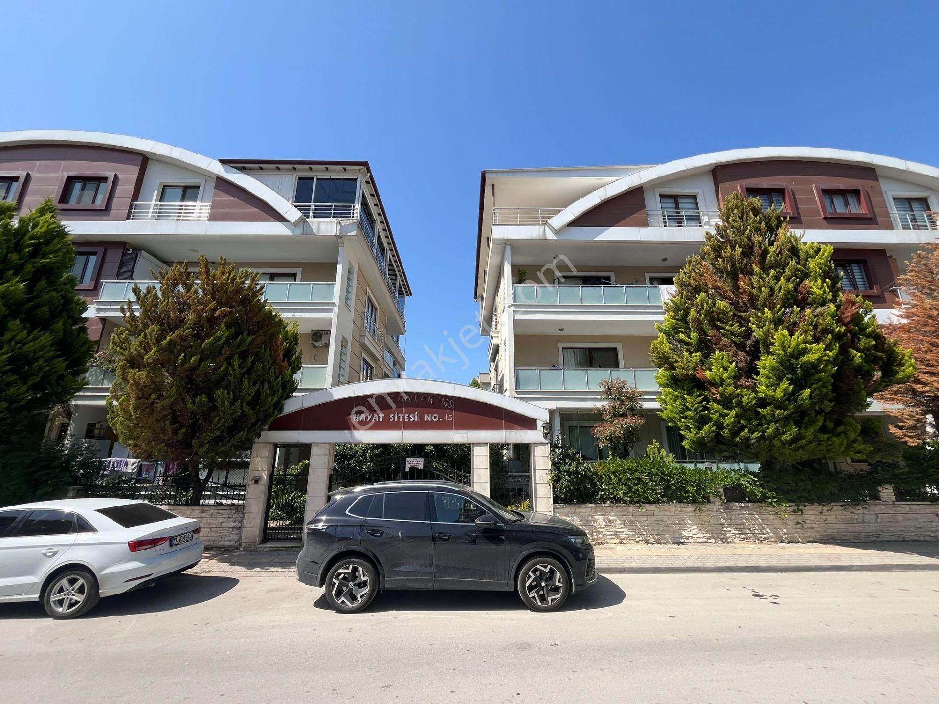 Çiftlikköy Sahil Satılık Daire  REMAX ŞEHİR 2' DEN ÇİFTLİKKÖY SAHİL MAH. SATILIK 3+1 DAİRE