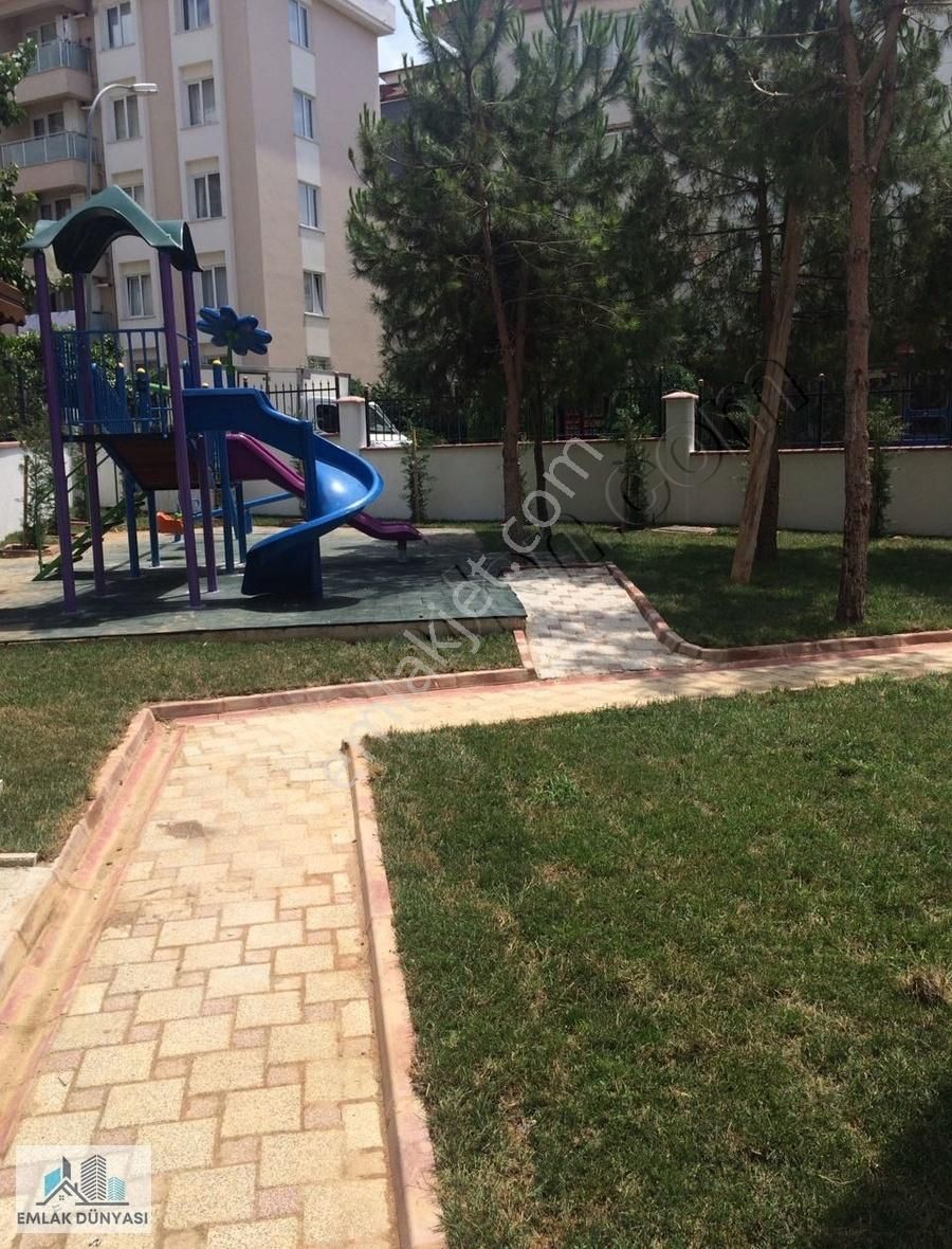 Maltepe Bağlarbaşı Satılık Daire EMLAK DÜNYASI SATILIK 3+1 LÜKS SİTE GENİŞ KAT MÜLKİYETLİ DAİRE