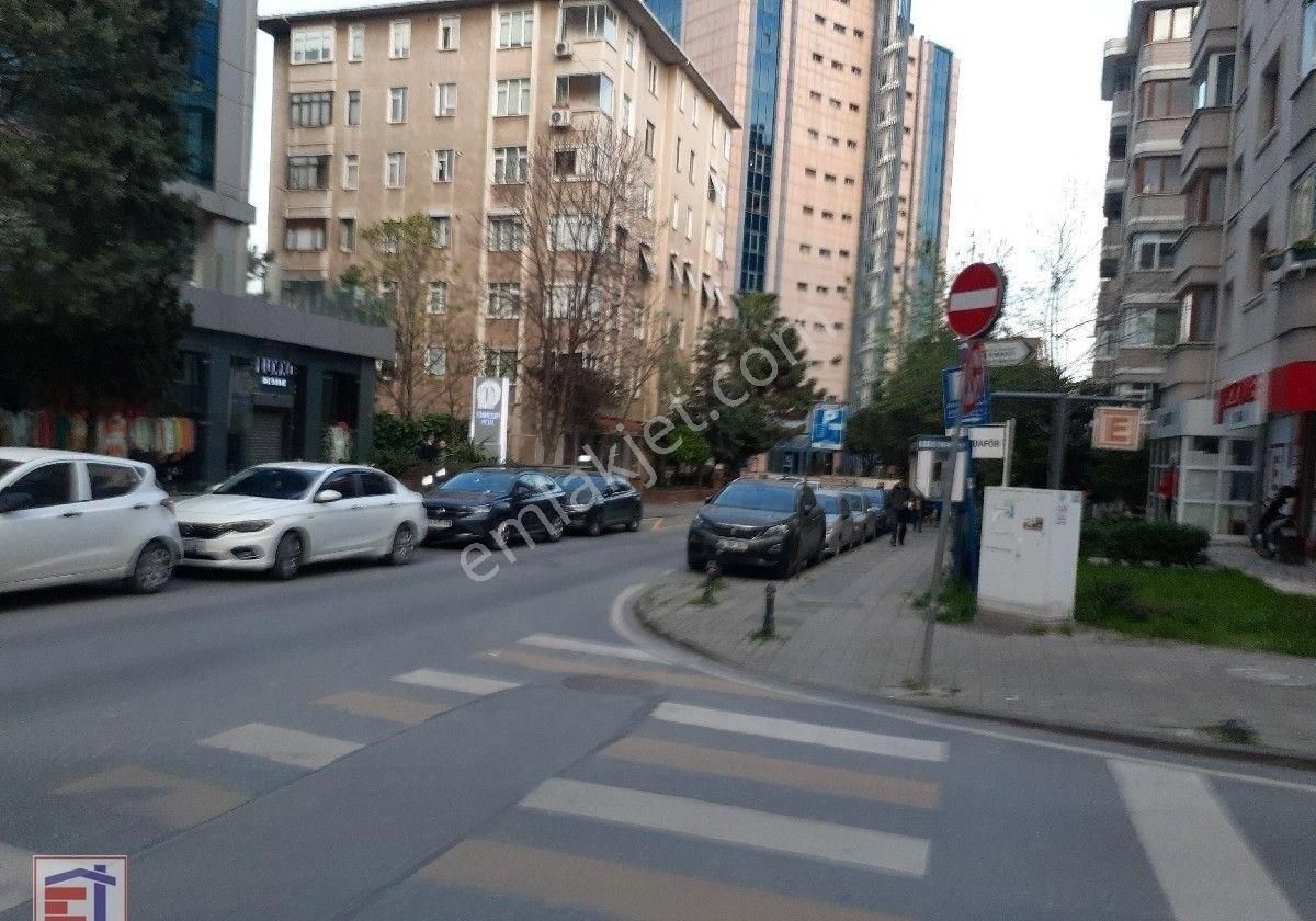 Kadıköy Kozyatağı Satılık Dükkan & Mağaza KOZYATAĞI Plazalar Yanında SATILIK 90m² DÜKKAN Yatırımcısına