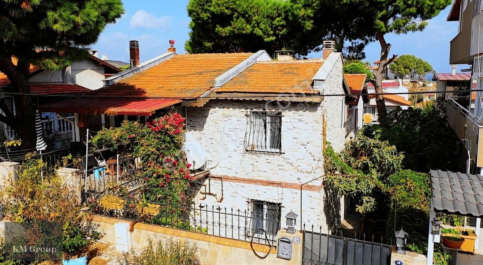 Urla İskele Satılık Villa Urla İskele Mahallesi Denize 150 Metre Mesafede Dubleks TaşVilla