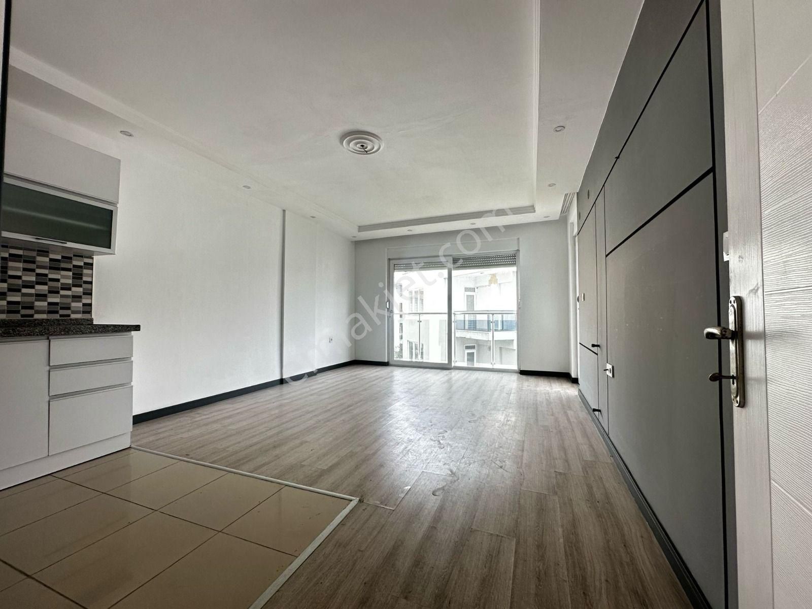 Muratpaşa Güzeloba Satılık Daire  GÜZELOBA 4+1 170m2 ACİL SATILIK ÇATI DUBLEKSİ