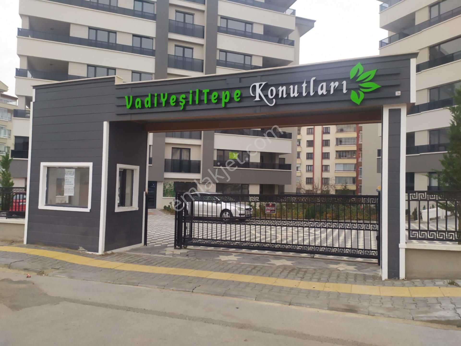 Mamak Kazım Orbay Satılık Daire  SAHİBİNDEN SİTE İÇİNDE 4+1 GENİŞ DAİRE