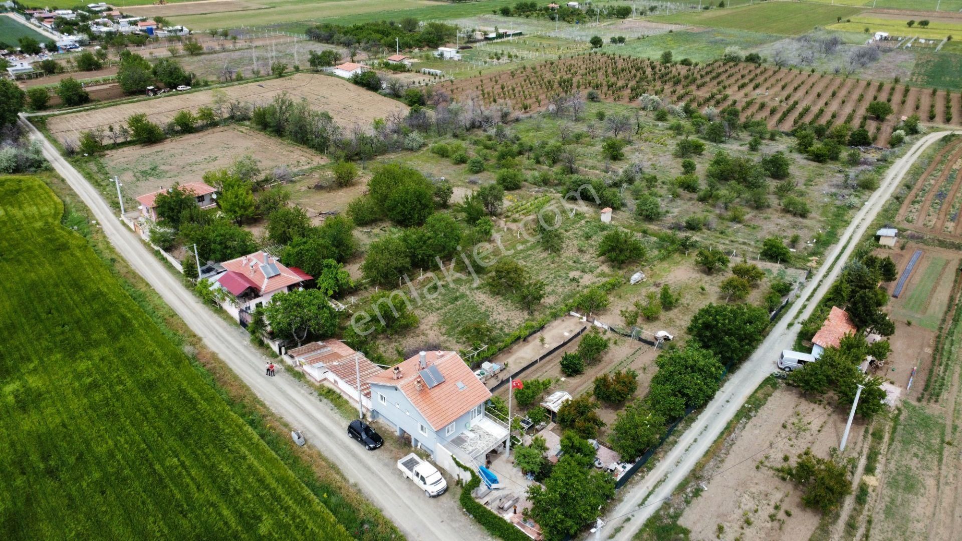 Meram Gödene Satılık Tarla Özoklardan Meram Gödenede İçerisinde Evi Olan Tapu Teslim Hazır Kurulu Düzen Bahçe