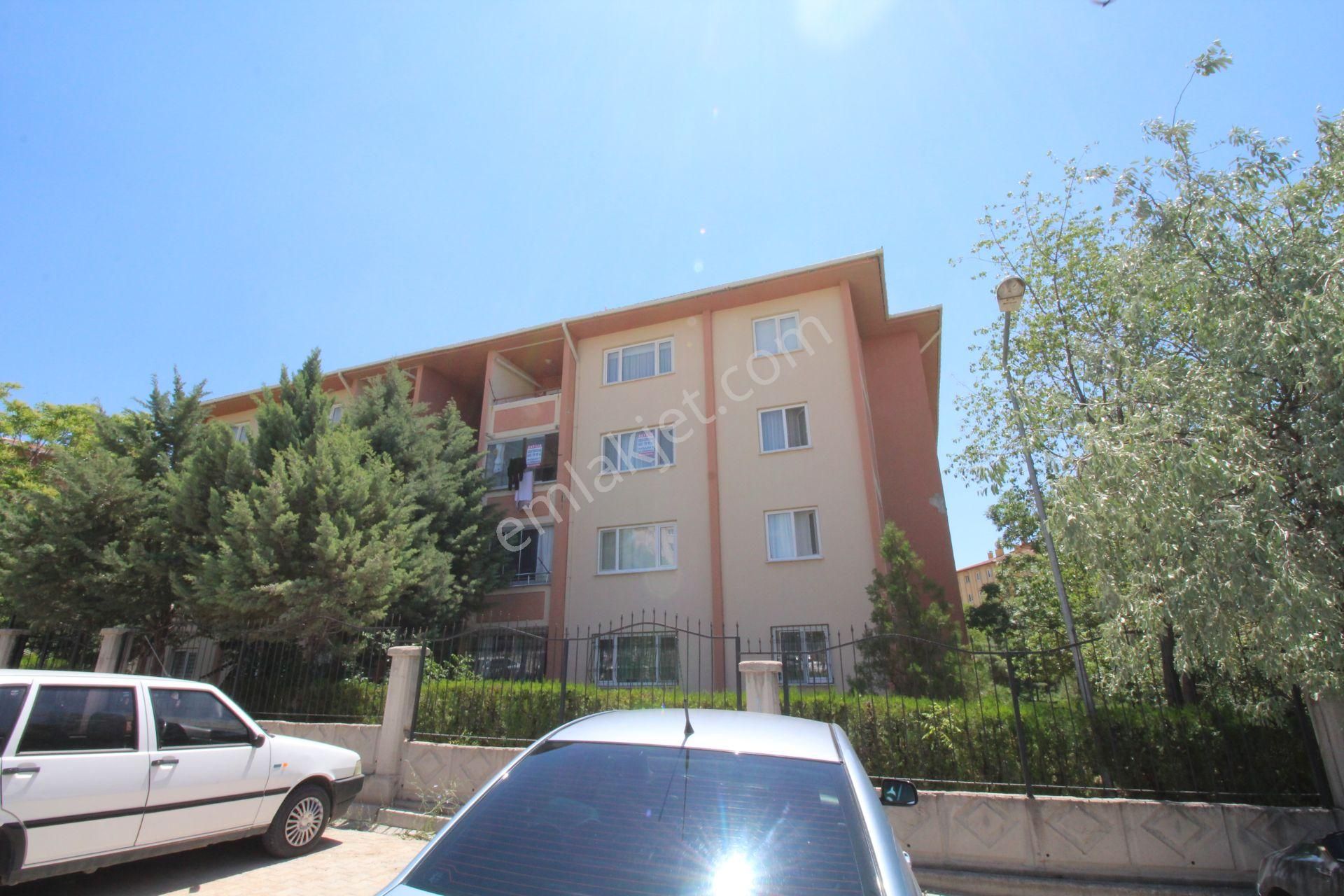 Aksaray Merkez Cumhuriyet Satılık Daire  AKSARAY CUMHURİYET MAHALLESİ TOKİDE ARAKAT-TEMİZ 3+1 SATILIK DAİRE