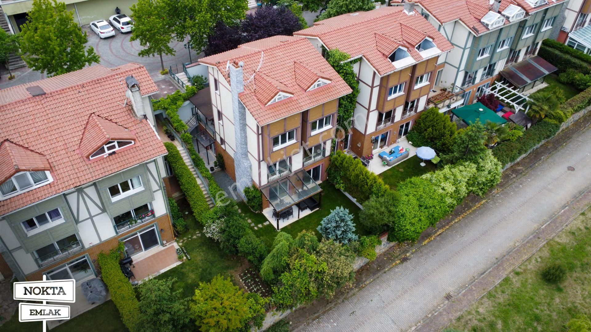 Sarıyer Zekeriyaköy Kiralık Villa  NOKTA'DAN FULL EŞYALI ASANSÖRLÜ LÜKS 4+2 VİLLA