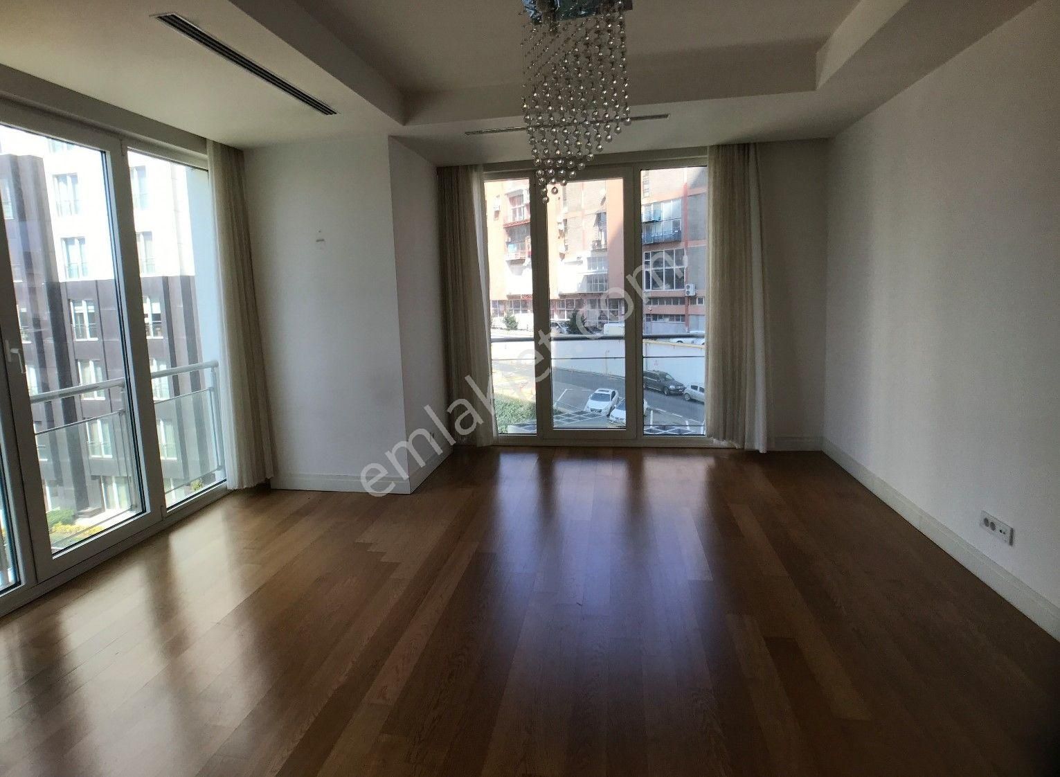 Sarıyer Maslak Boğaz Manzaralı Satılık Daire  MASLAK MASHATTAN 2+1 GÜNCEL BOŞ SATILIK DAİRE