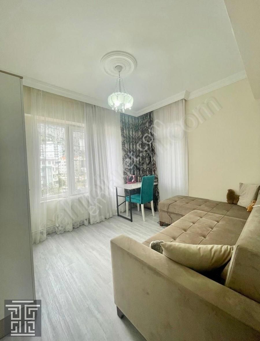 Konyaaltı Hurma Satılık Daire KONYAALTI HURMADA 3+1 EŞYALI SİTE İÇİ ARAKAT SATILIK DAİRE