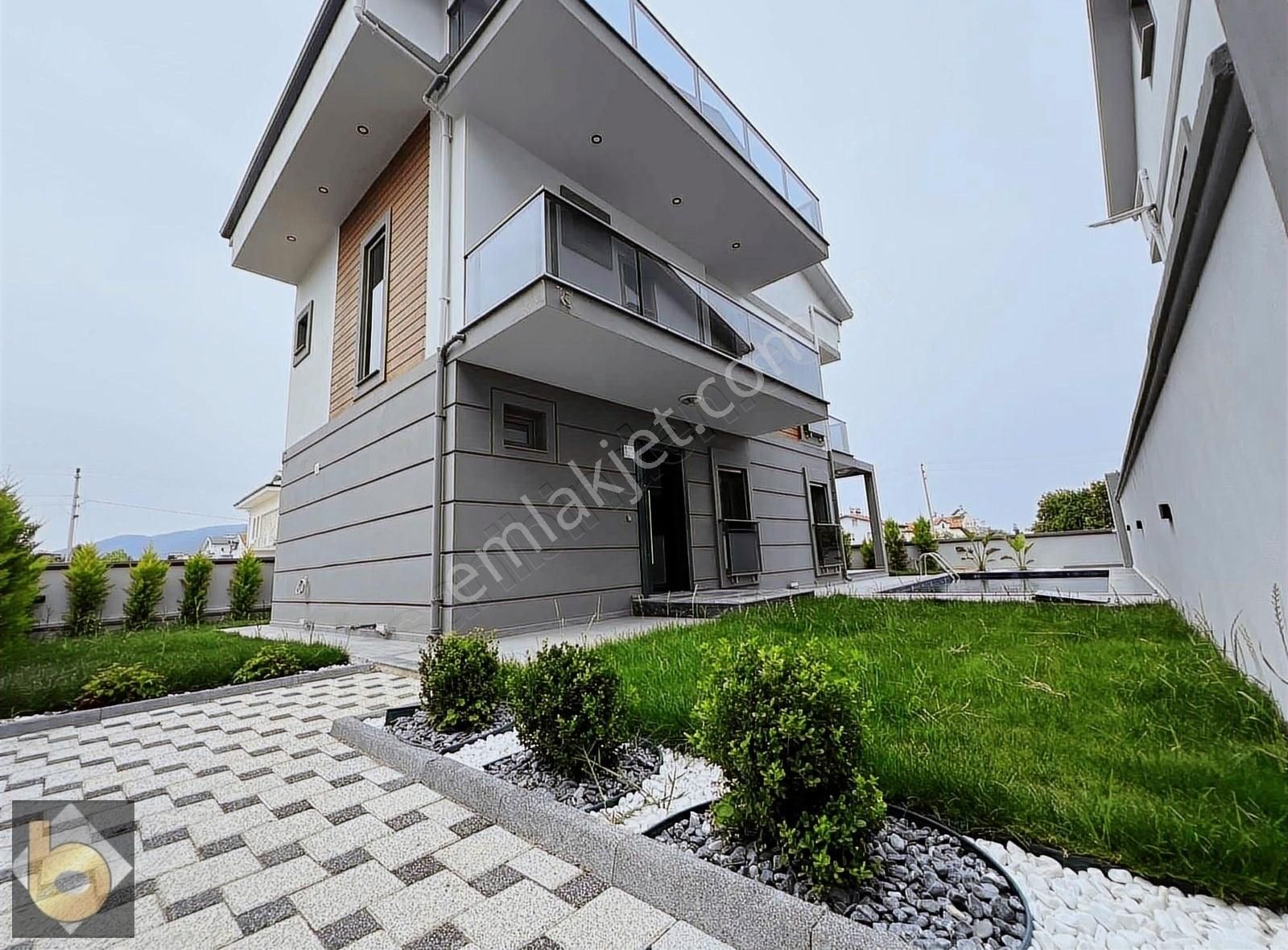 Fethiye Akarca Satılık Villa FETHIYE SAHİL AKARCADA SATILIK HAVUZLU MÜSTAKİL VİLLA