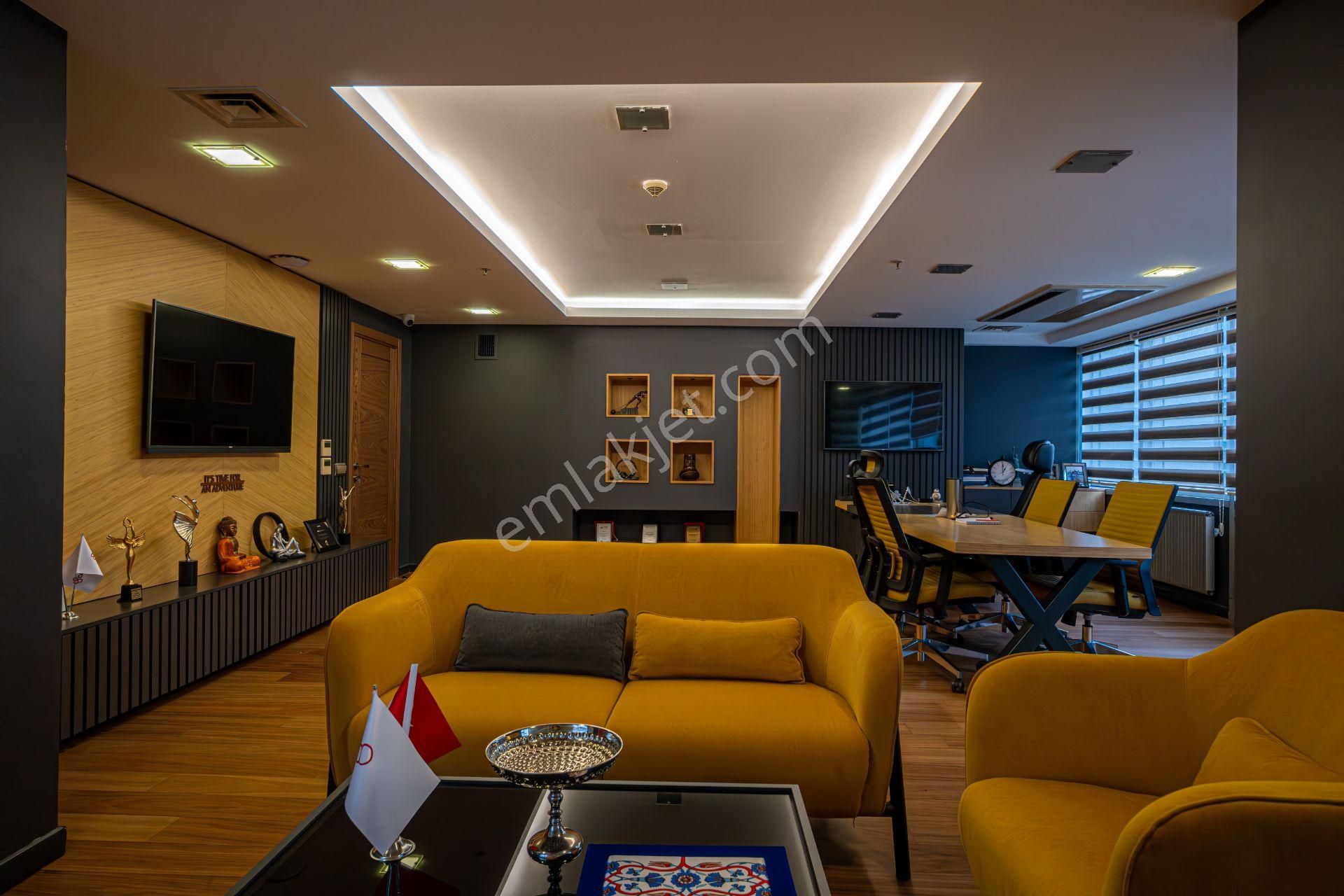 Ataşehir Yeni Sahra Kiralık Büro  Anka Real Estate / Ataşehir Yenisahra'da Plazada Ofis Katı