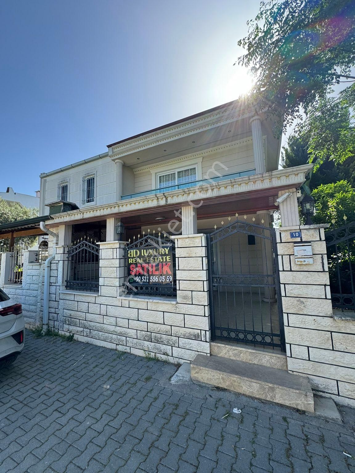 Kemer Merkez Satılık Villa Denize 100 metre satılık 2+1 villa