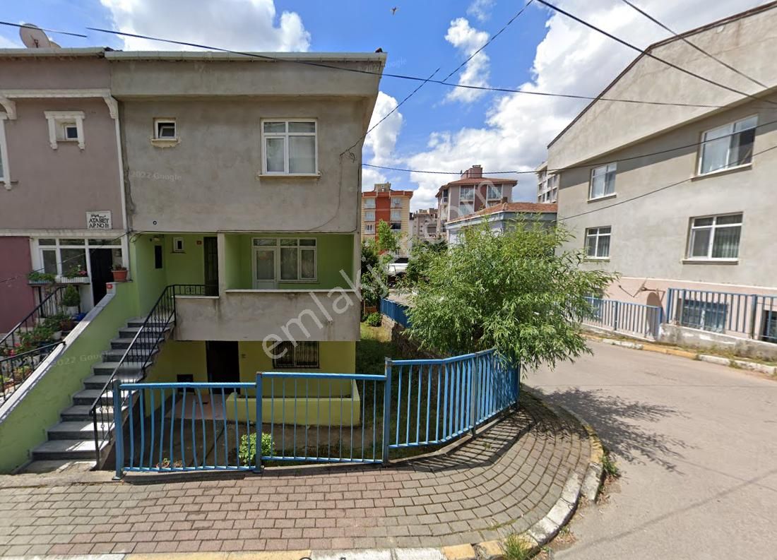 Pendik Sülüntepe Satılık Daire  Sahibinden Pendik- Sülüntepe'de geniş arsa paylı 1+1 ayrı mutfaklı 75m² satılık daire